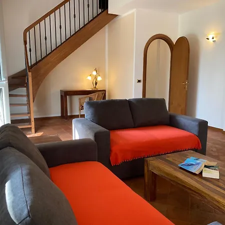 Casa Elena * Crone
